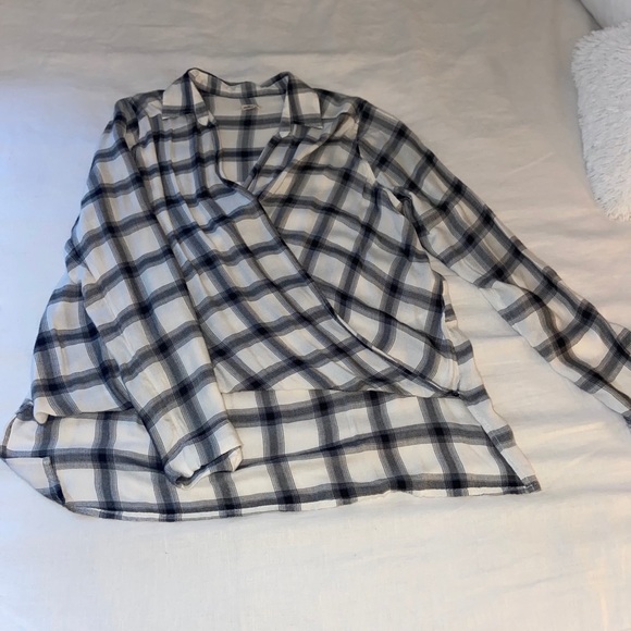 Black and white plaid blouse - Picture 2 of 3